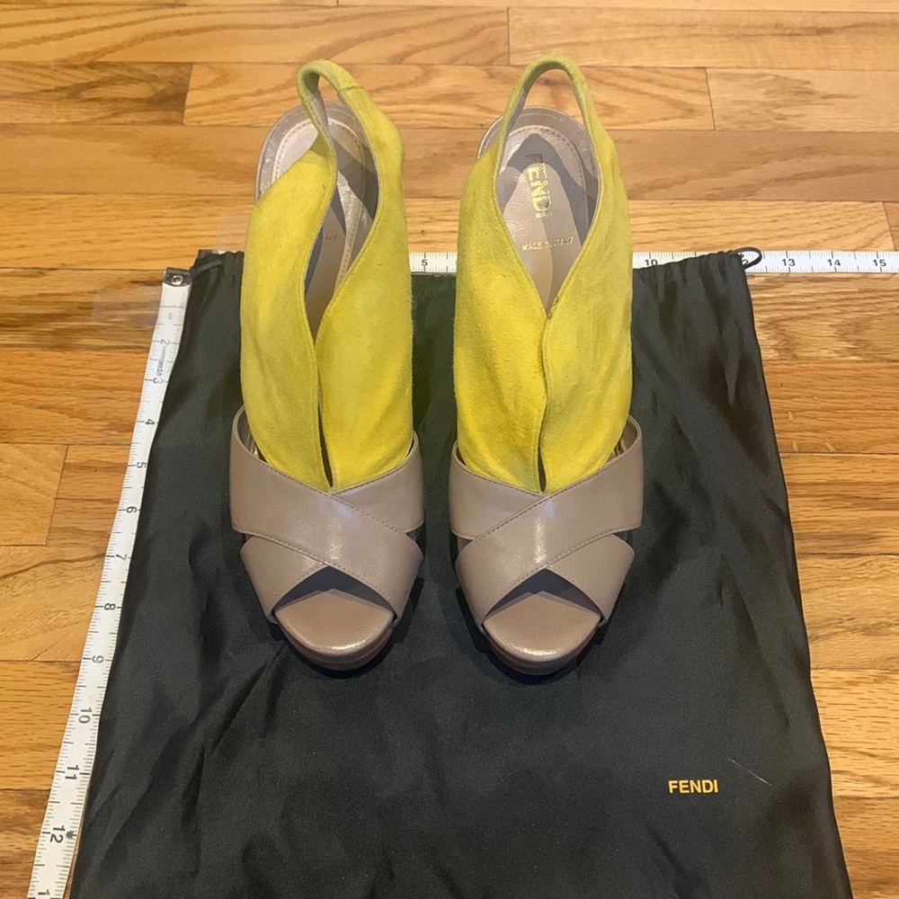 Fendi - Yellow/beige open toe, collar fitted, platform (Barely worn condition)